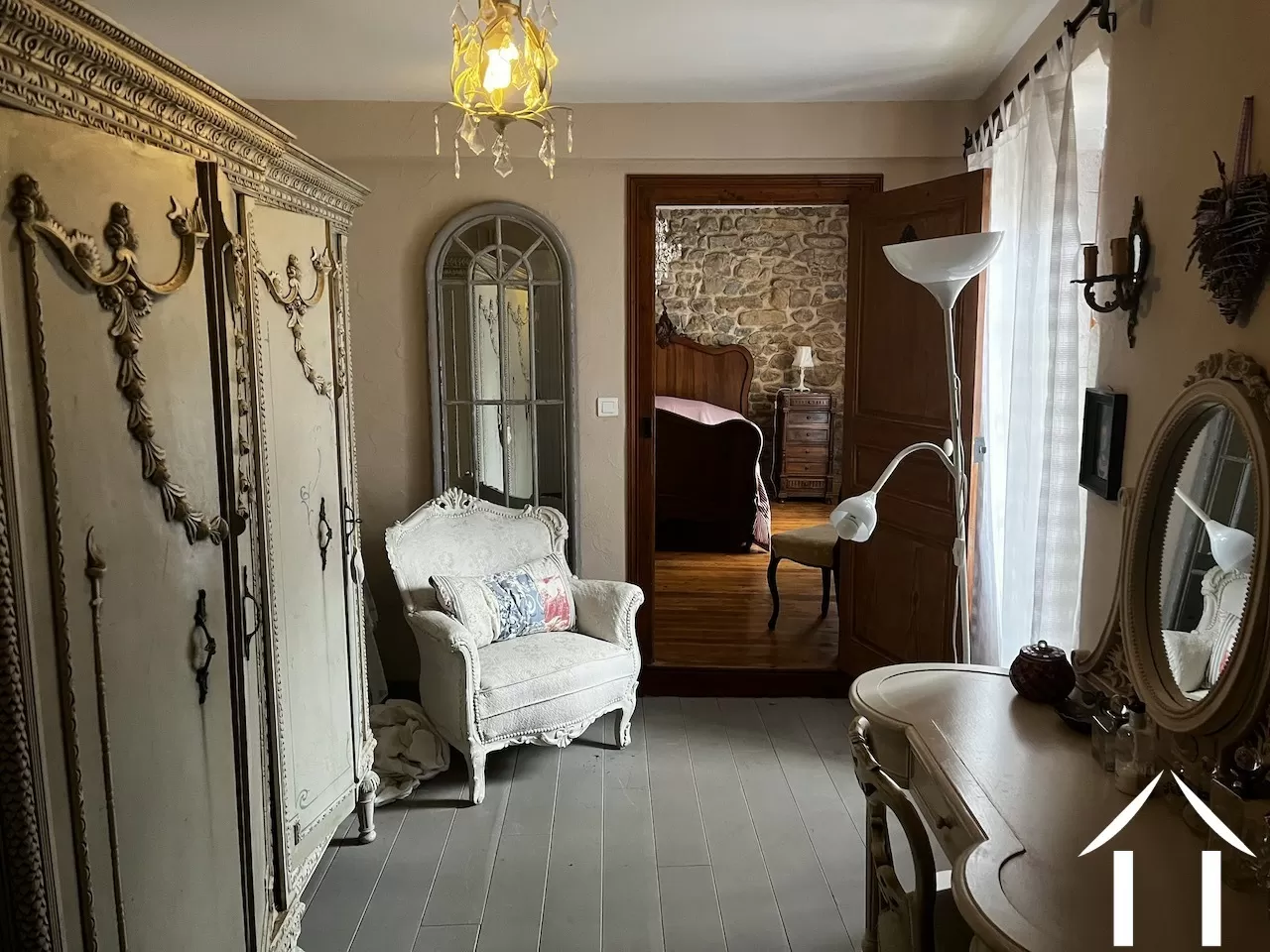 Dressing, accès à la chambre principale