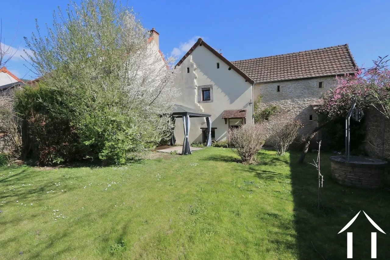 Maison avec jardin clos face aux vignes