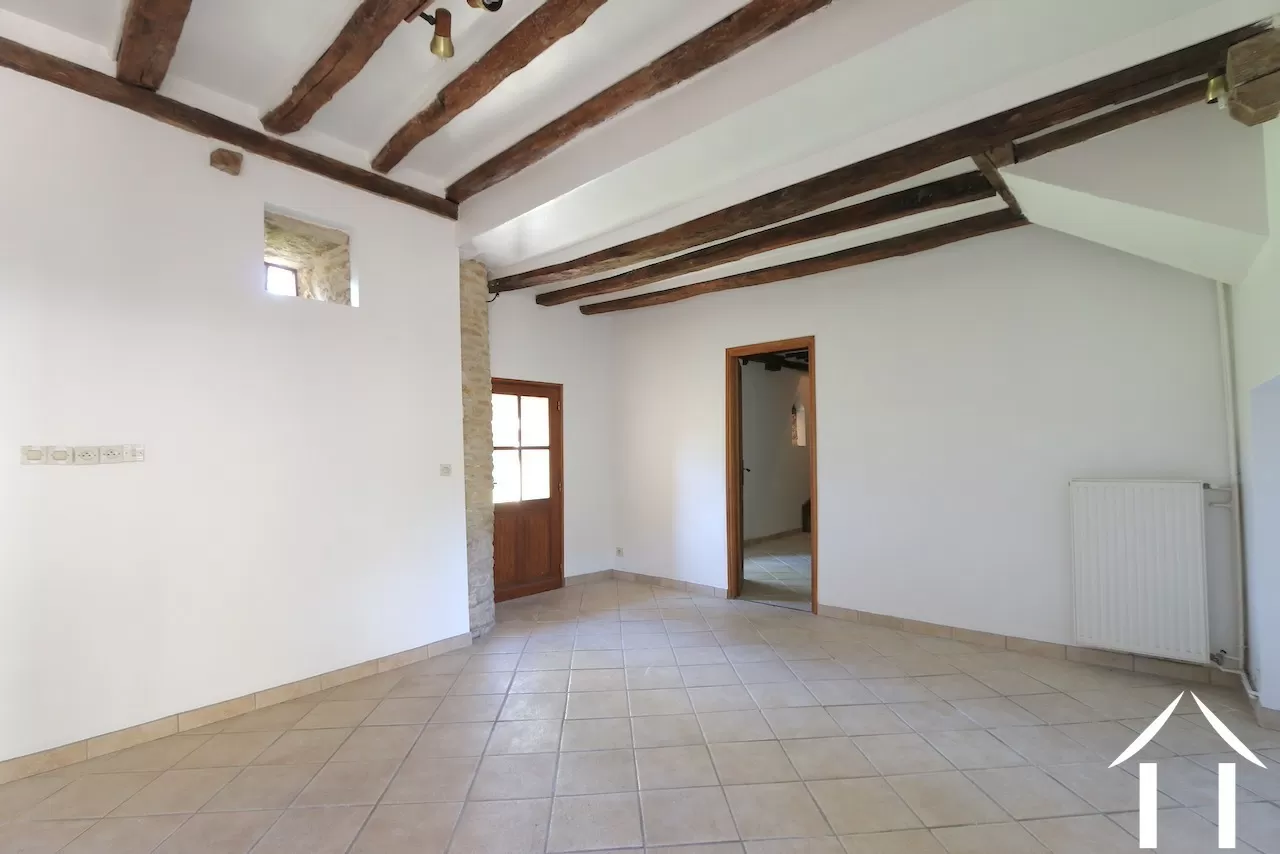 Chambre au rez-de-chaussée donnant sur le jardin et la cour (anciennement la cuisine d'été)