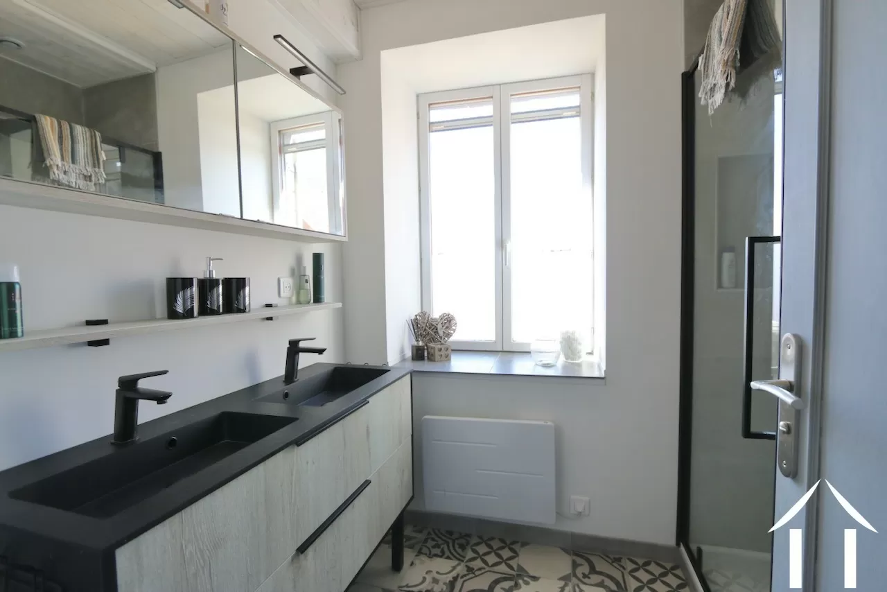 salle de bains au 1er étage