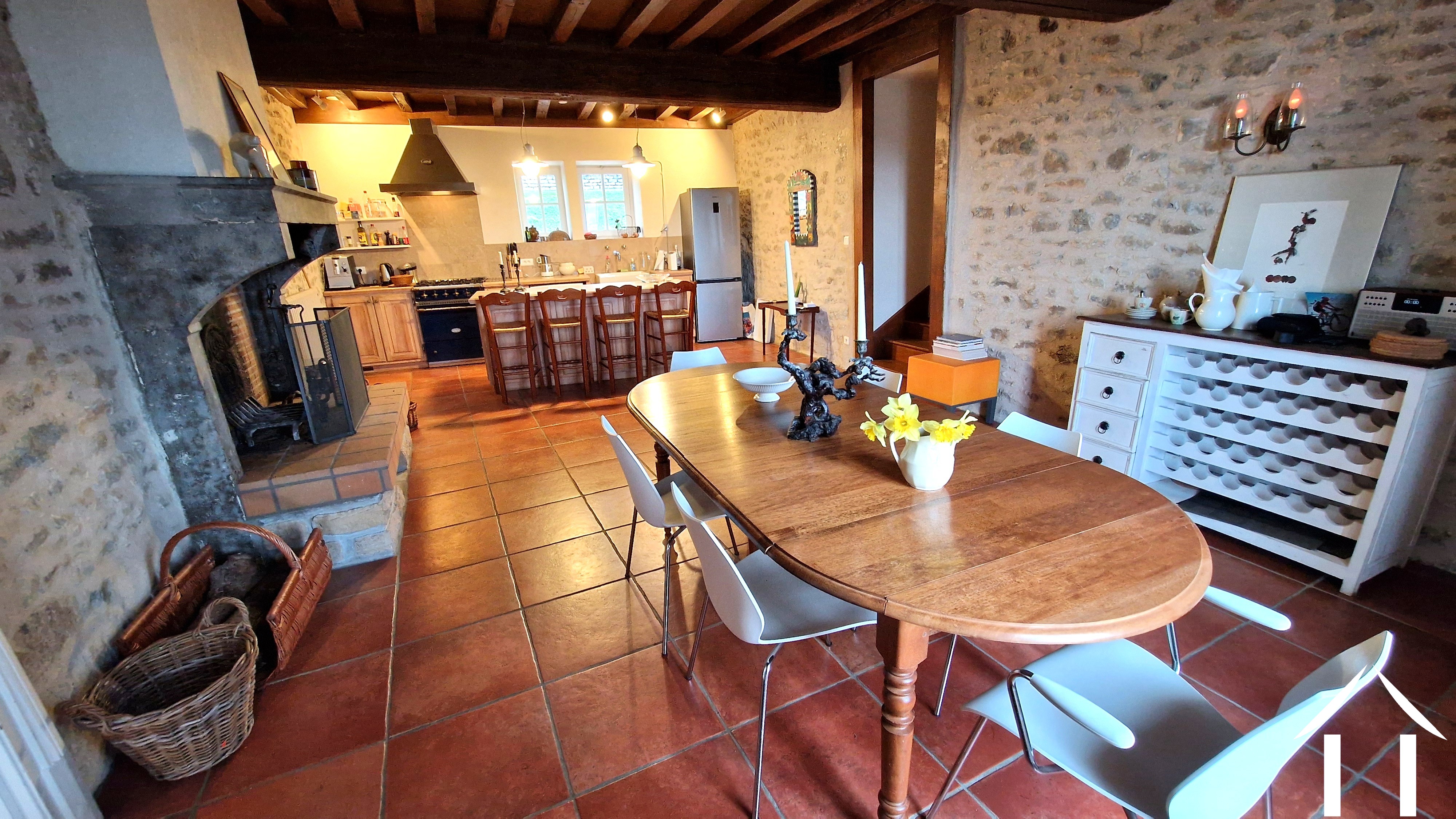 Salle à manger et cuisine
