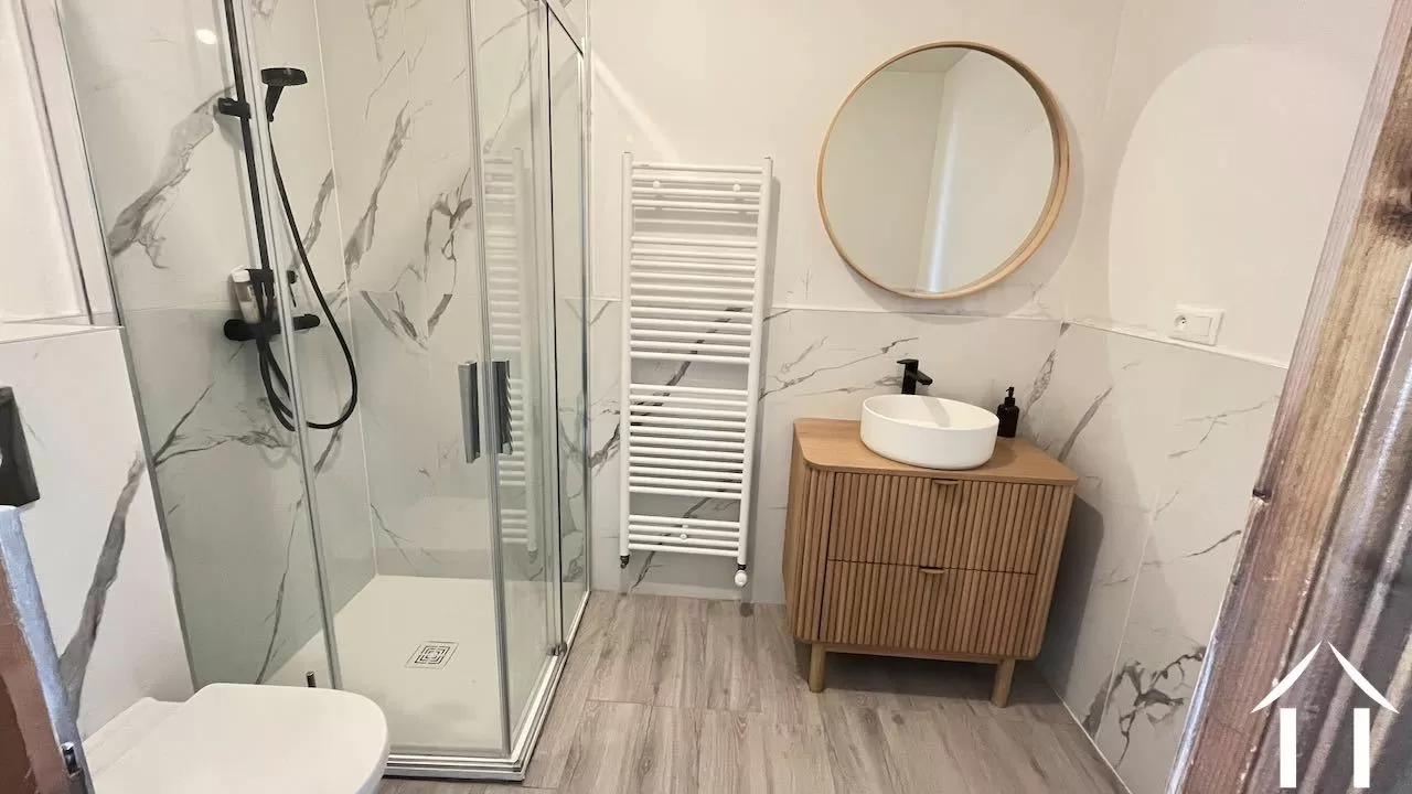 Salle de bains de l'habitation au rez-de-chaussée