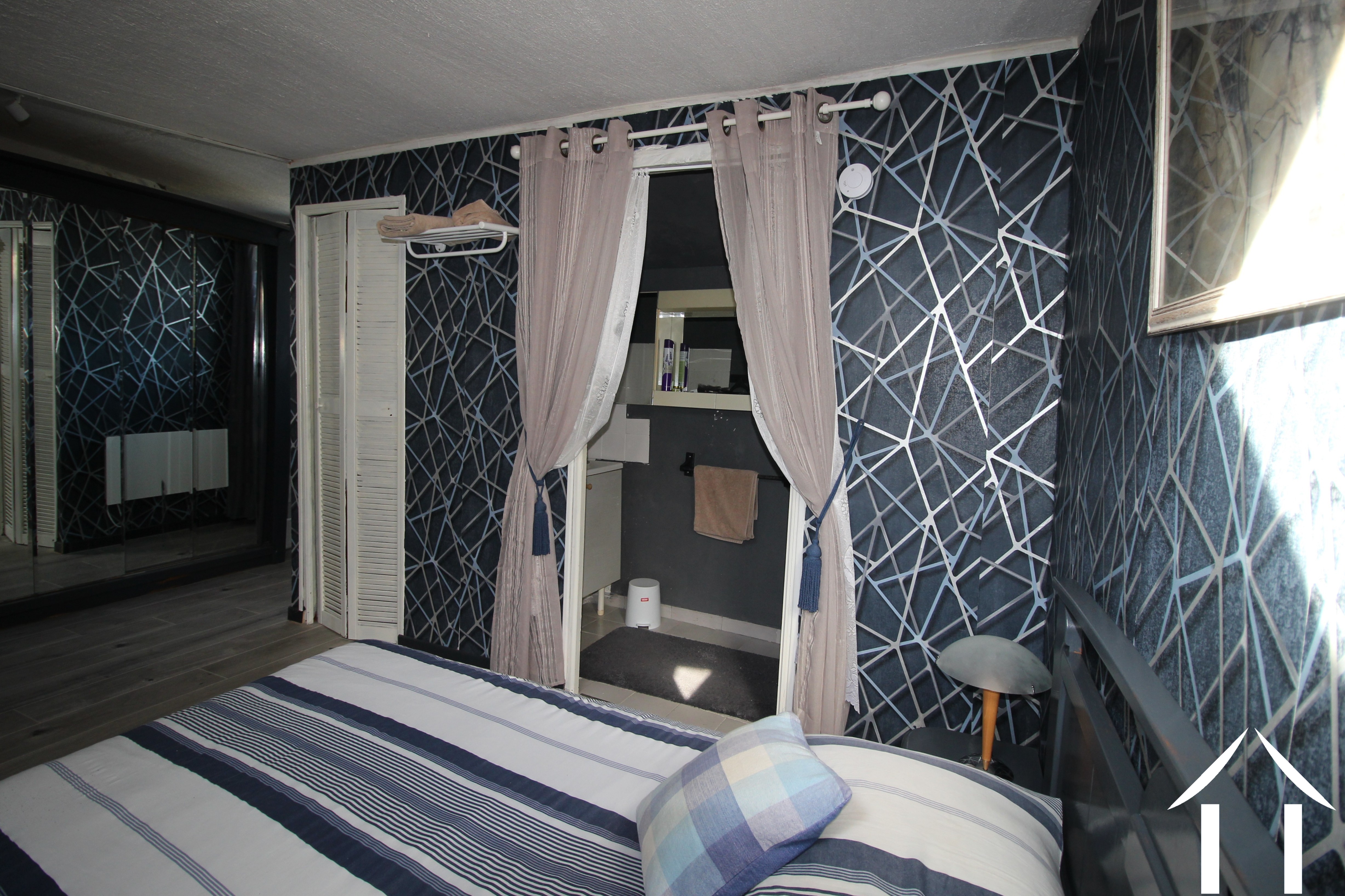 Bedroom & Bathroom