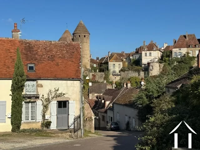 Charmante maison au bord d'une ville médiévale