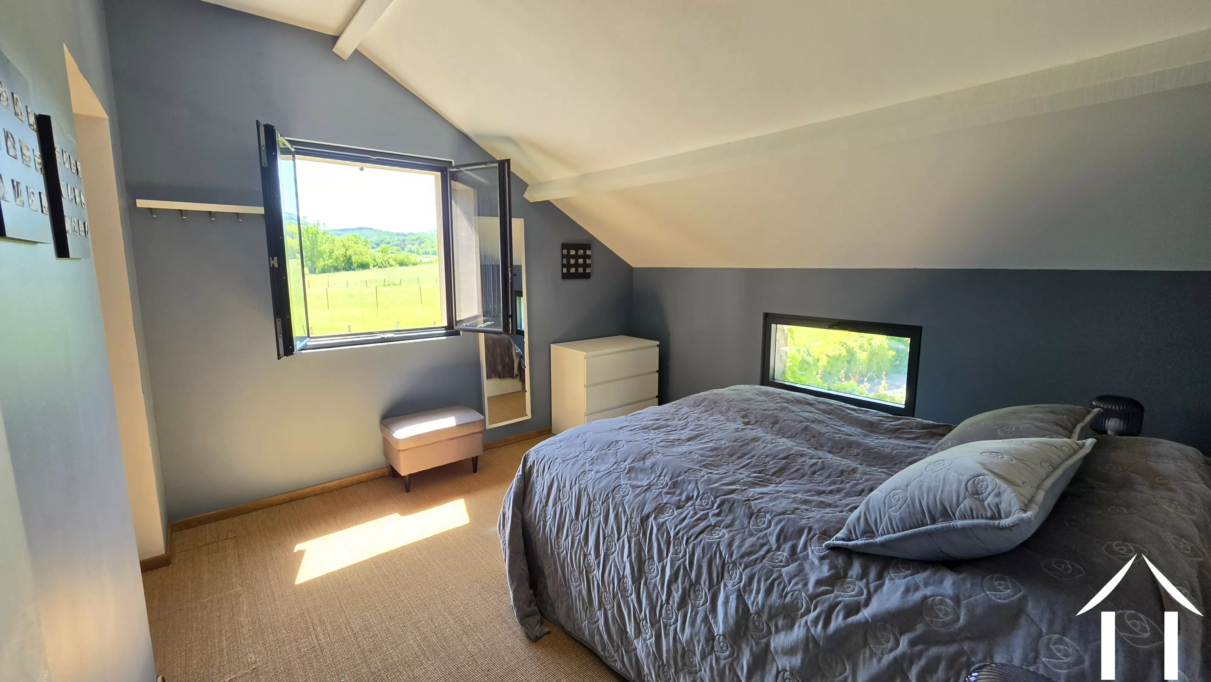 Chambre 1 avec salle de douche attenante