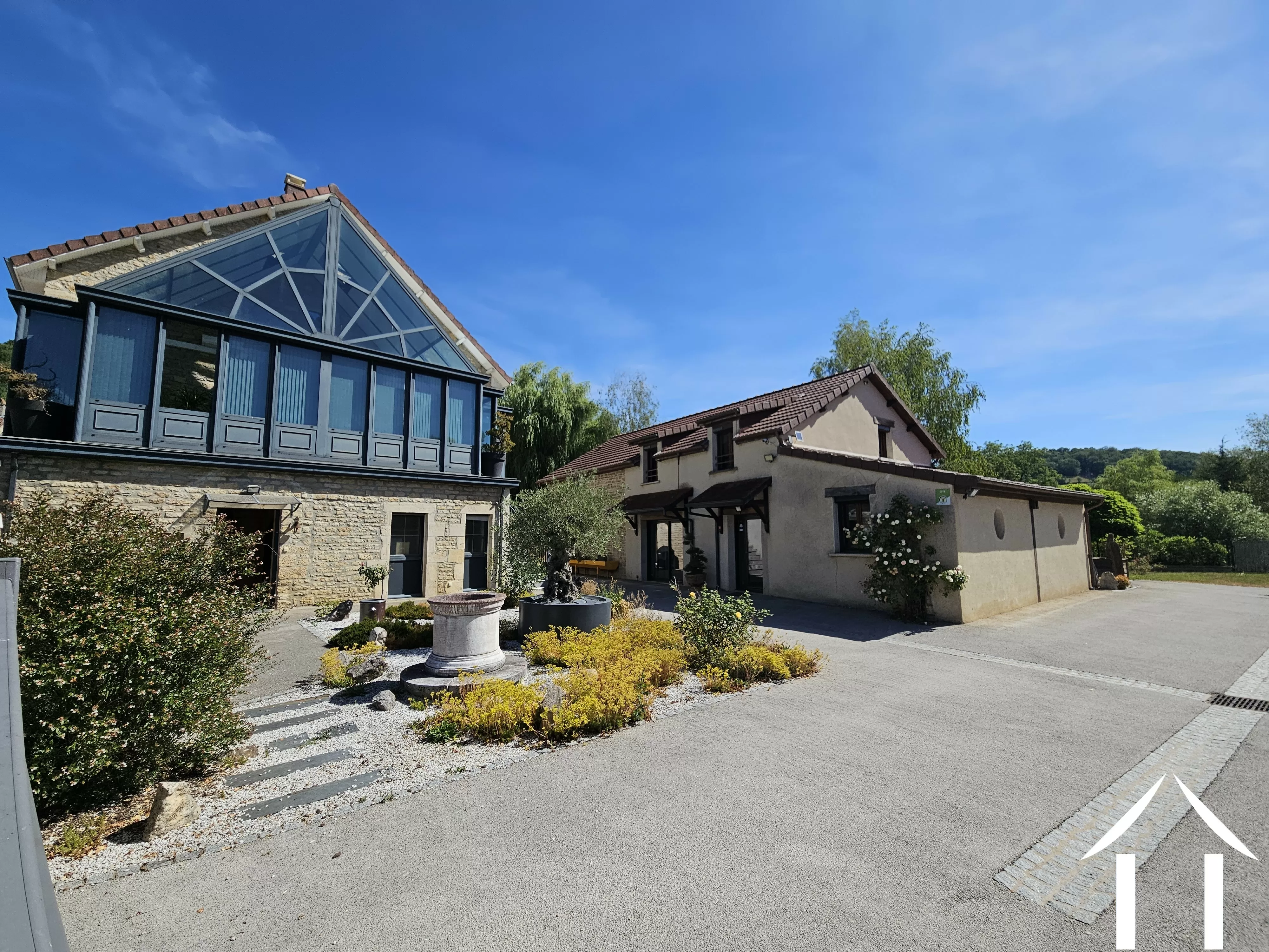 Maison principale et maisons d'hôtes