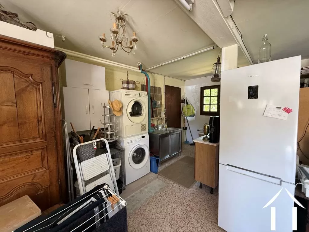 Salle de lavage dans le garage