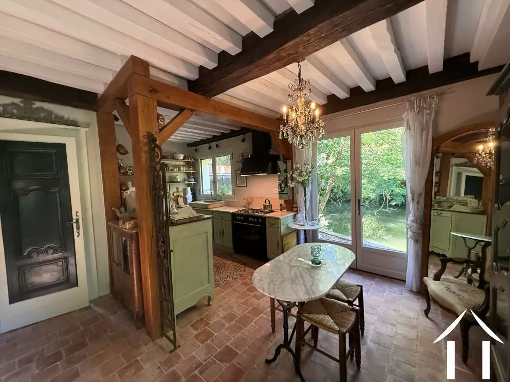 Cuisine avec accès au bord de la rivière