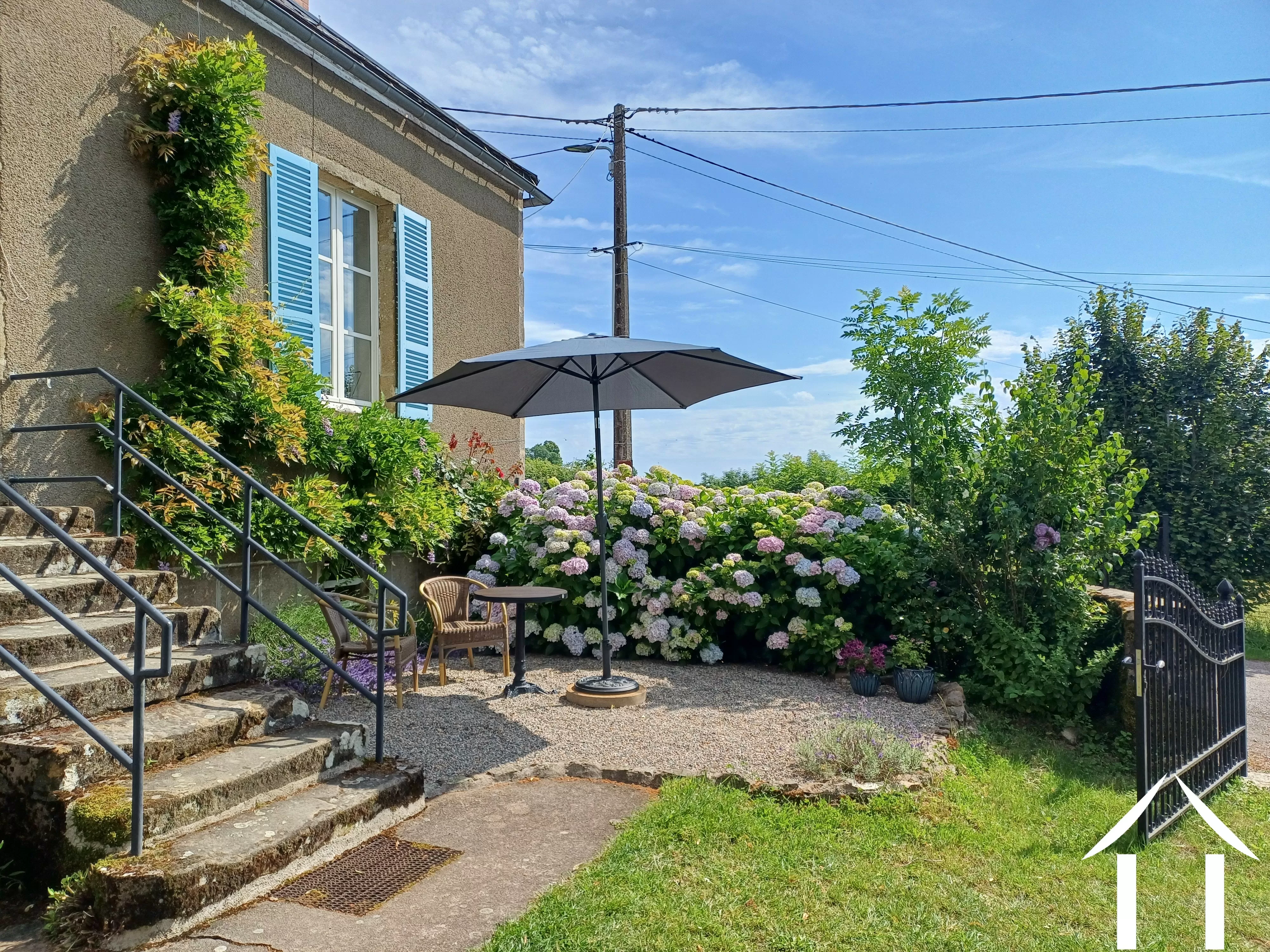 Maison à vendre menessaire, bourgogne, cvh5689 Image - 1