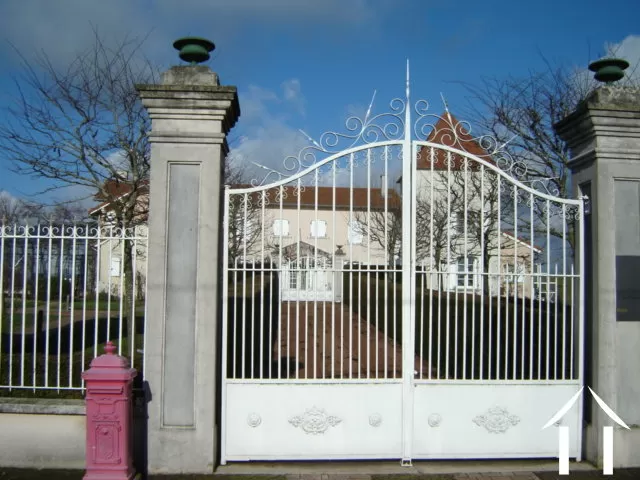 Châteaux, domaine à vendre roanne, rhône-alpes, 1681 Image - 11