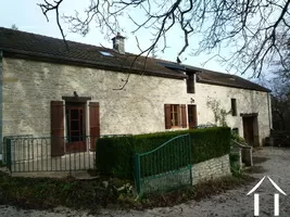 Terrasse et entrée dans la propriété