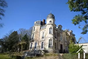 Châteaux, domaine à vendre epinac, bourgogne, BH4620V Image - 1