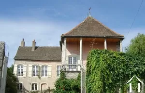 côté sud avec balcon et cour