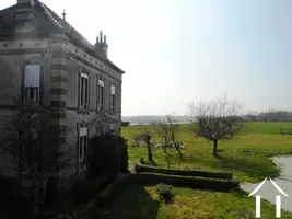 main house with view on the fields