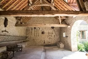 Oak bema structures