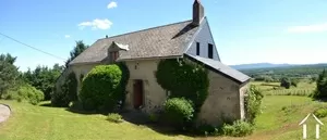 <en>Morvan style Farmhouse with stunning views</en>