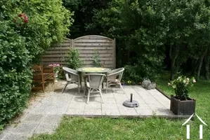<en>garden patio</en>