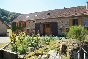 Traditional farmhouse fully renovated, the property consists of 3 buildings