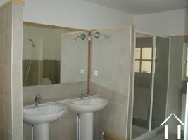 salle de bain attenante à la chambre