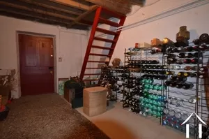 cave à vin à côté du garage