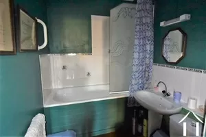 salle de bain du bas