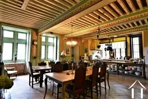 Salle à manger avec plafond à la française peint