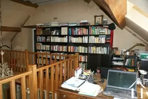 Upper floor library/office