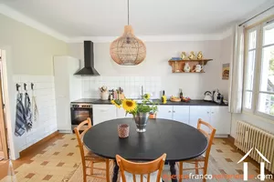 Maison de bourg à vendre meilhards, limousin, Li942 Image - 5