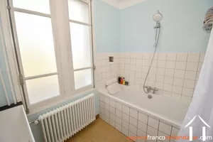 Maison de bourg à vendre meilhards, limousin, Li942 Image - 19