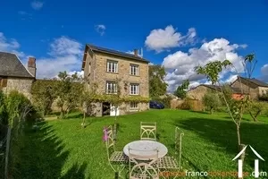 Maison de bourg à vendre meilhards, limousin, Li942 Image - 1