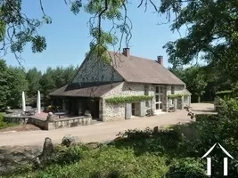 Maison à vendre louroux de beaune, auvergne, AP030071138 Image - 1