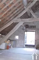 <en>more attic to develop</en>