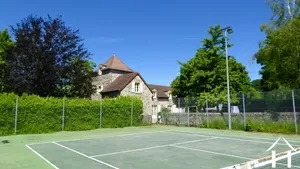Tenniscourt with lights