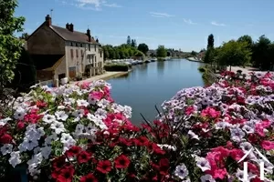 Saint-Léger-sur-Dheune: le Canal du Centre et le port