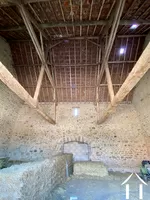Bâtiment traditionnel en pierres, partie grange, vue 2