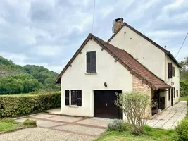 Le garage et la maison d'habitation