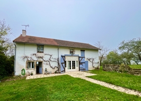 Maison en pierre, trois chambres vendu meuble