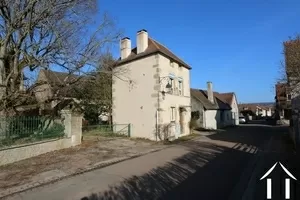 Petite maison sur 3 étages