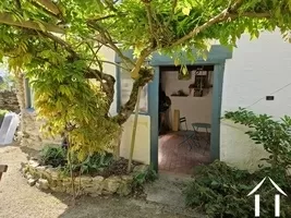Accès à la cabane de jardin et à la véranda d'hiver