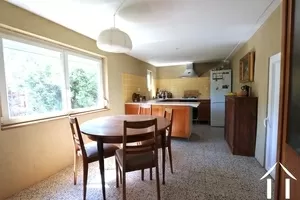Salle à manger et cuisine