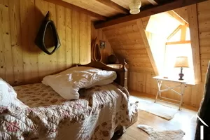 Maison 2 : chambre 1