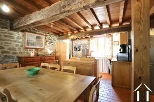 Salle à manger et cuisine ouverte