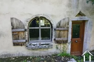 Porte de derrière et fenêtre de la cuisine
