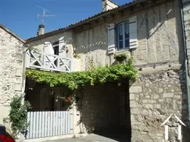 Maison de Village/Ville A Vendre Près de Issigeac