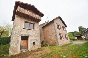 Maison familiale avec atelier Ref # Li1008 