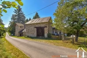 Ensemble immobilier en pierres rénové Ref # Li849 
