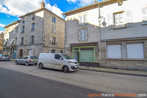 Maison à 4 étages Ref # Li892 