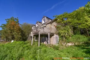 Bien cachée avec une jolie vue !  Ref # Li895 