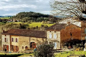 Maison de caractère à vendre en TREZIOUX  Ref # AP030071031 