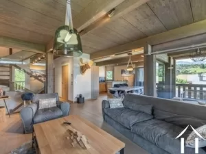 Demi-chalet - skis aux pieds - megeve  Ref # C4192 